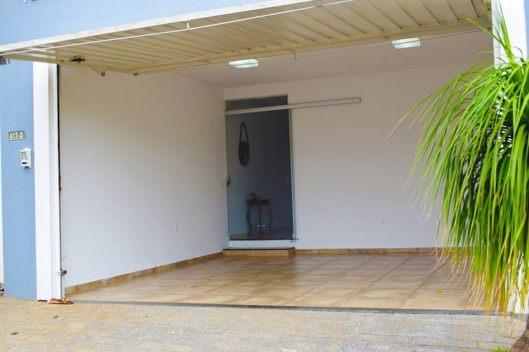 DUQUE1 Apartamento novo, completo e com ótima localização