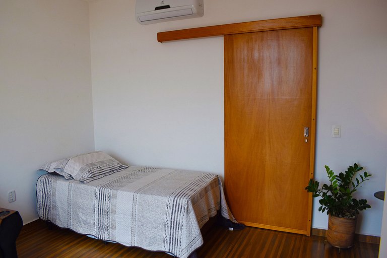 Apartamento novo, completo e com ótima localização