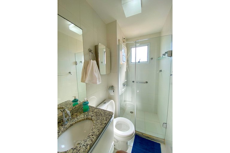 Apt near Rib. Shopping, A/C+WIFI+TV SMART