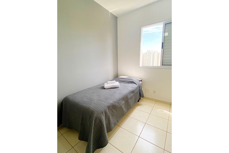 Apt with 2 bedrooms near Rib Shopping. Wifi + AC