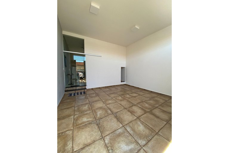 Piso nuevo, completo y muy bien situado