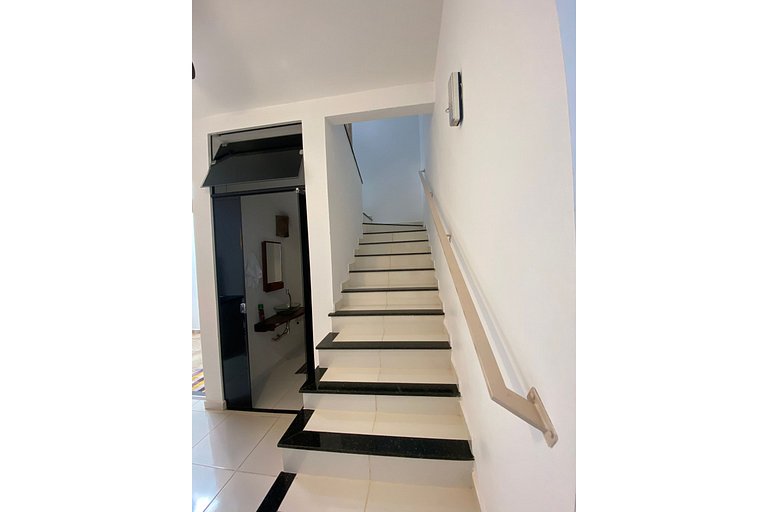 DUQUE3 Apartamento novo, completo e bem localizado.