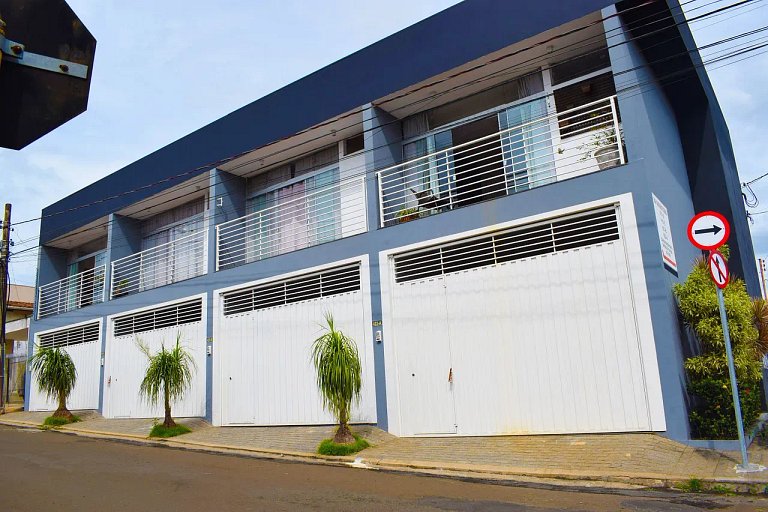 DUQUE3 Apartamento novo, completo e bem localizado.