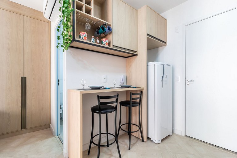 MOPA713_Studio novo, moderno e bem localizado