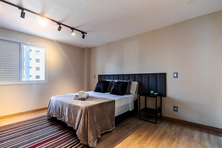 MF78_ Cobertura 300m2, alto padrão bem localizada