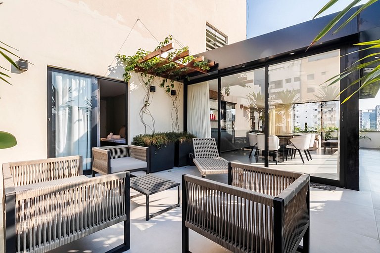 MF78_ Cobertura 300m2, alto padrão bem localizada