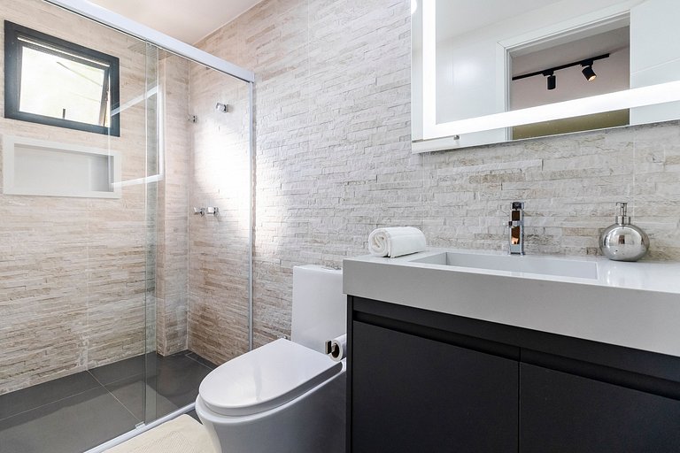 MF78_ Cobertura 300m2, alto padrão bem localizada