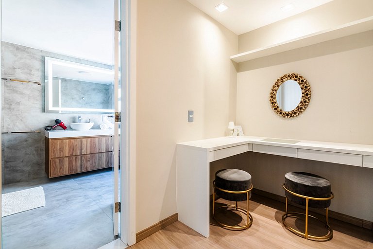 MF78_ Cobertura 300m2, alto padrão bem localizada