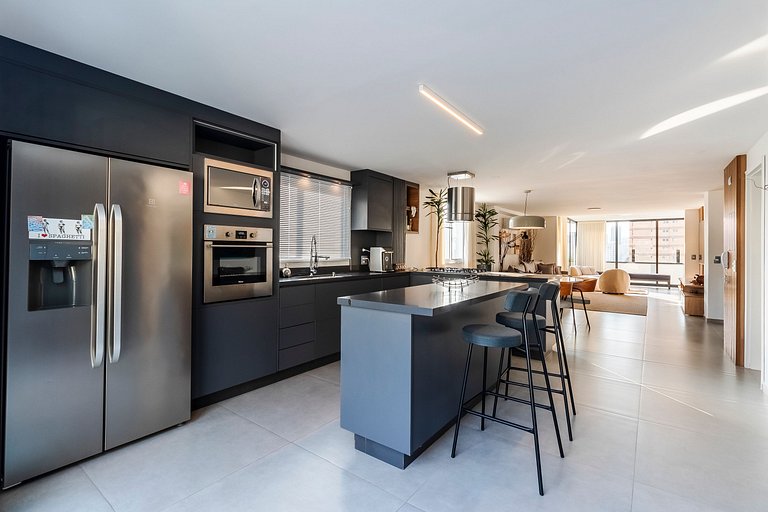 MF78_ Cobertura 300m2, alto padrão bem localizada