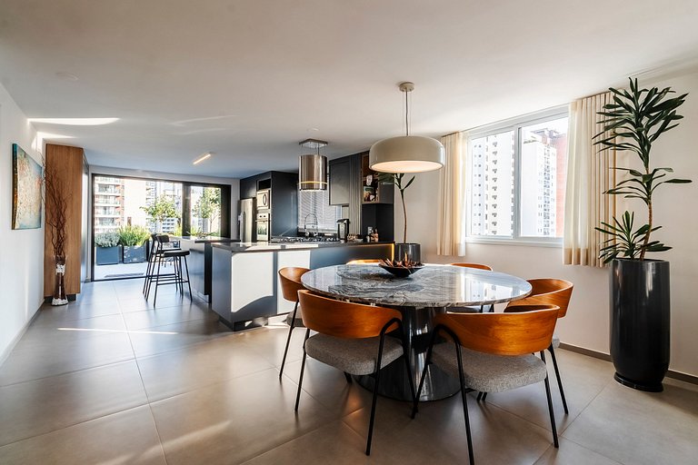 MF78_ Cobertura 300m2, alto padrão bem localizada