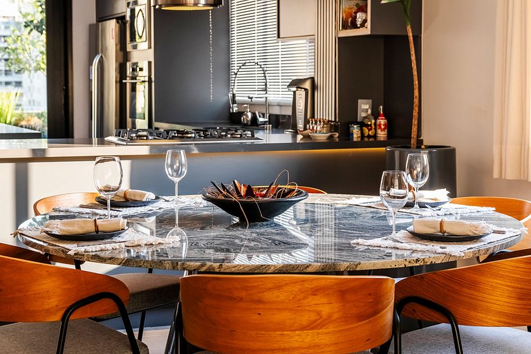 MF78_ Cobertura 300m2, alto padrão bem localizada