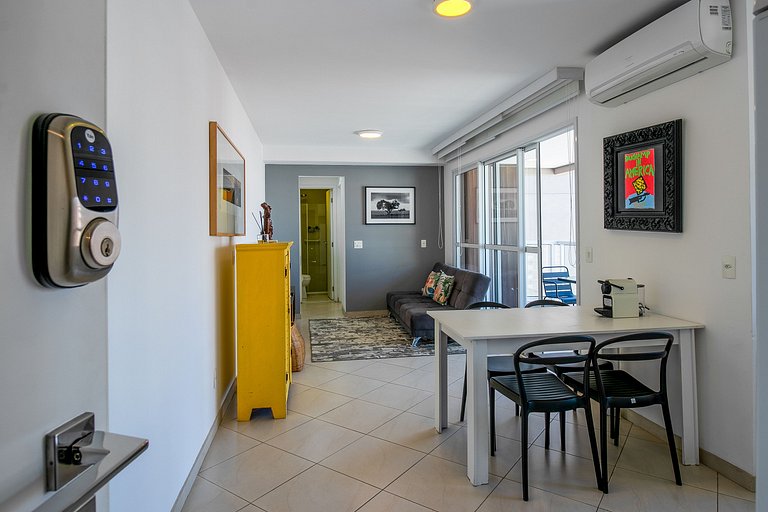 IQ123_Beautiful apartment in Modern Building with City View
