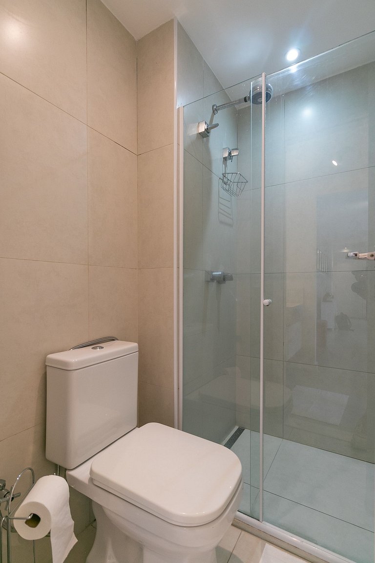 IQ63_Moderno apartamento con balcón