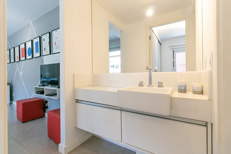 IQ63_Moderno apartamento con balcón