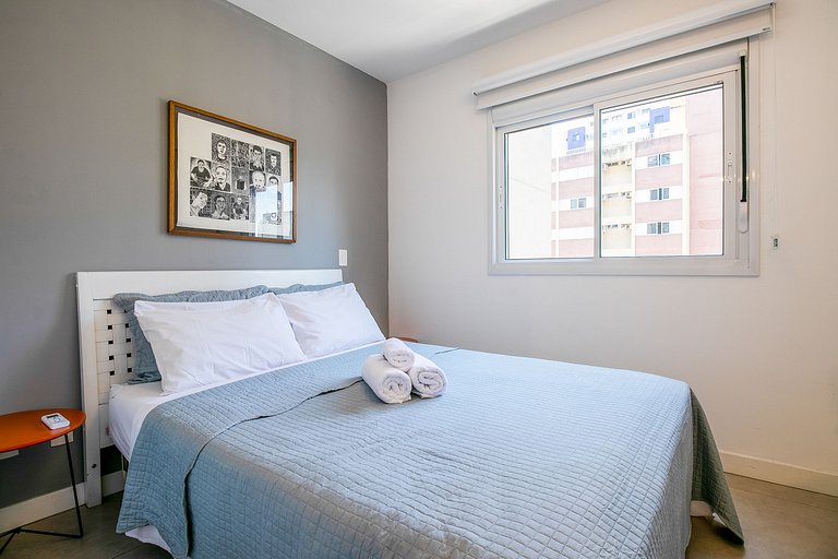 IQ63_Moderno apartamento con balcón