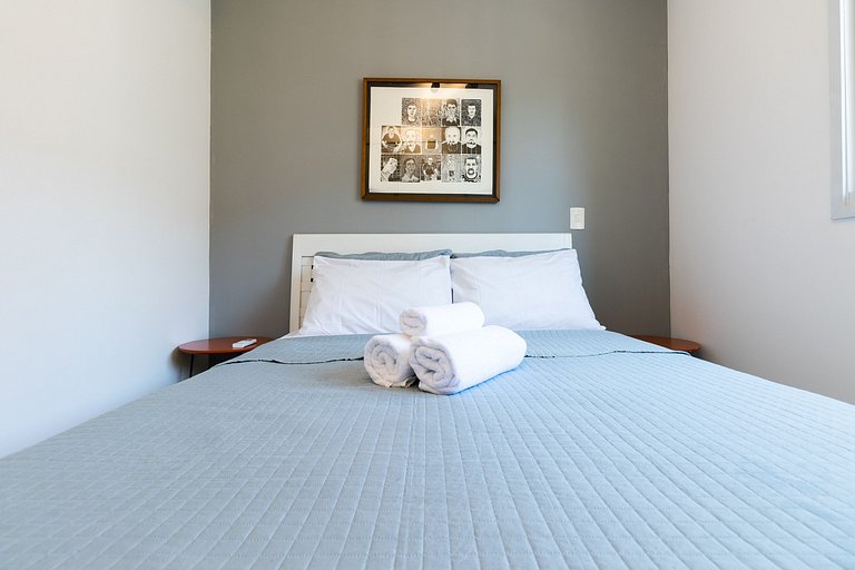 IQ63_Moderno apartamento con balcón