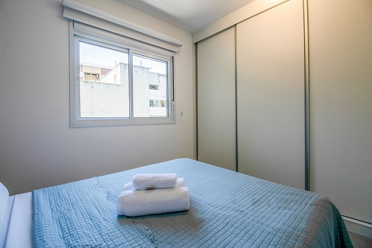 IQ63_Moderno apartamento con balcón