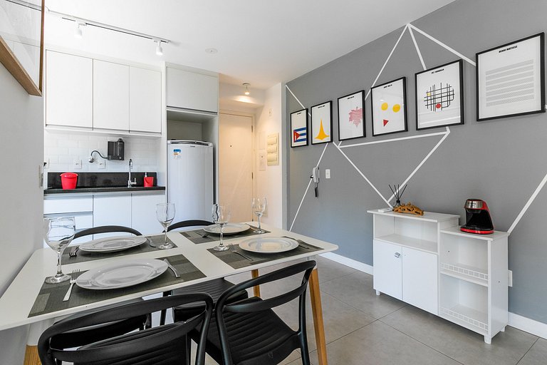 IQ63_Moderno apartamento con balcón