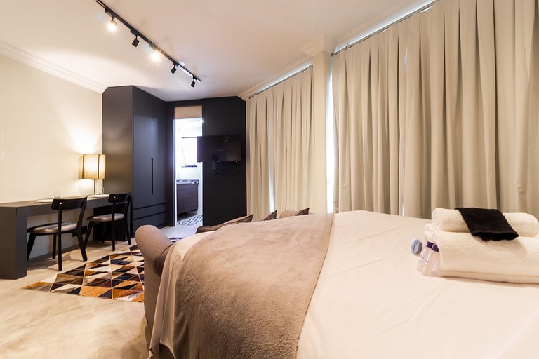 Suíte alto padrão na Cerqueira César WIFI+AC+TV