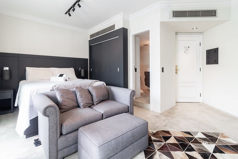 Suíte alto padrão na Cerqueira César WIFI+AC+TV