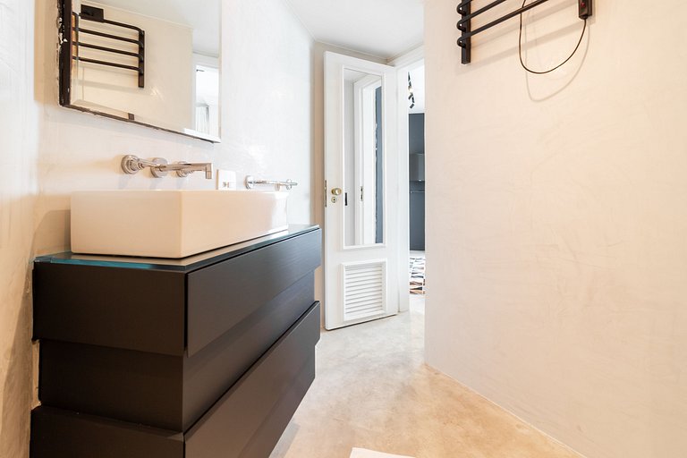 Suíte alto padrão na Cerqueira César WIFI+AC+TV