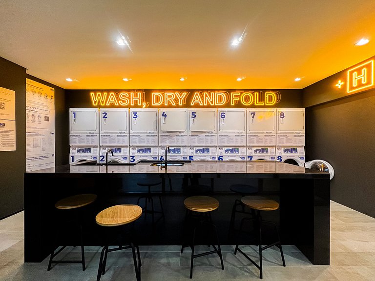 Charmoso studio ao lado da estação Paraiso