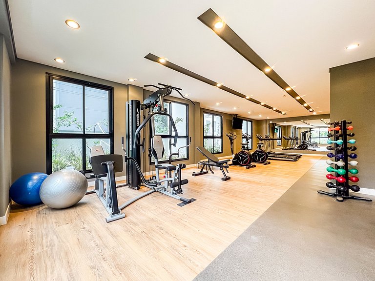 Studio next to Fradique Coutinho subway station