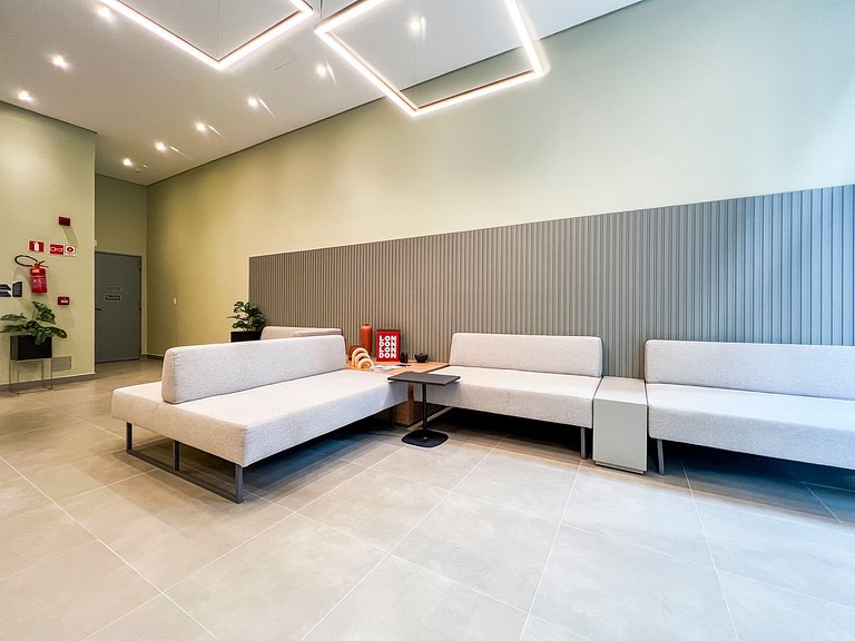 Charmoso studio na Fradique Coutinho