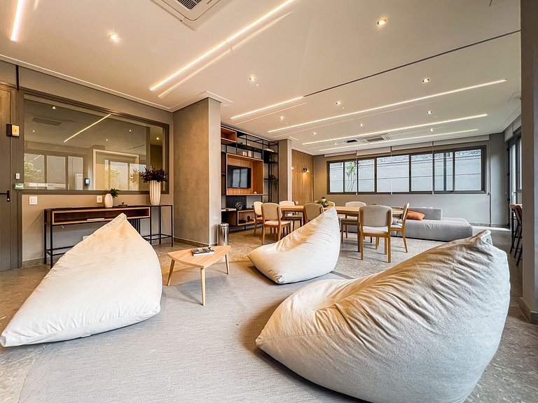 Studio C/ cama Queen na Faria Lima