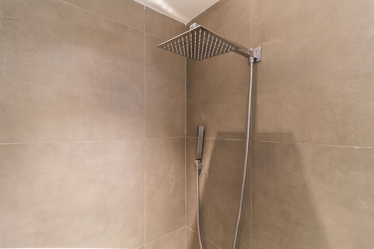 CV1405_High-standard, well-located apartment