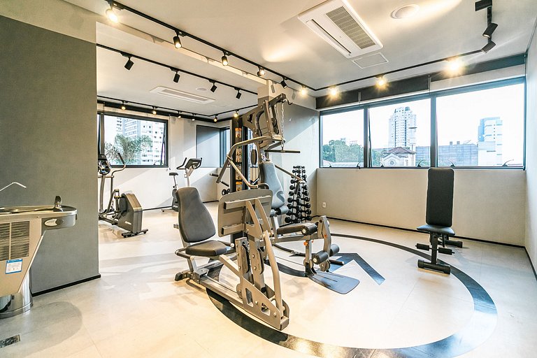 Belo studio C/varanda na Alameda Lorena