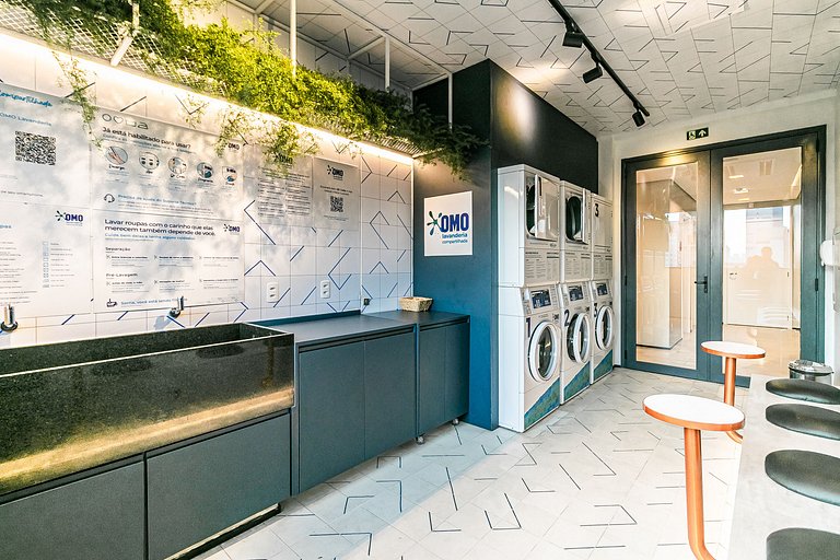 Belo studio C/varanda na Alameda Lorena