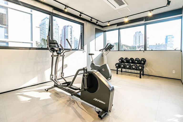 Belo studio C/varanda na Alameda Lorena