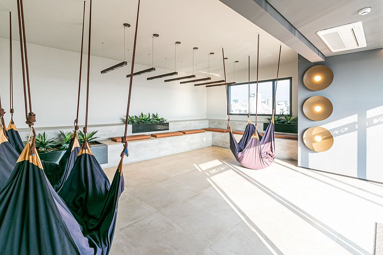 Belo studio C/varanda na Alameda Lorena