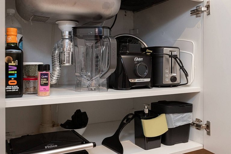 Studio novinho e completo na Frei Caneca