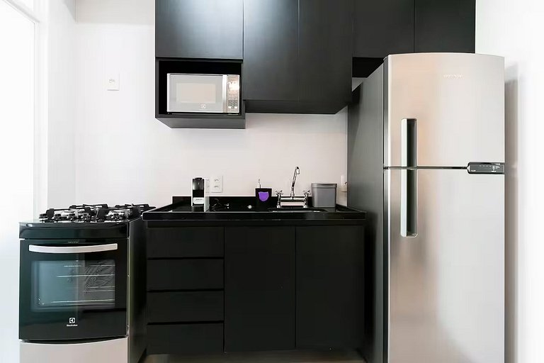 Apto novo, alto padrão, com suíte WIFI+AC+TV Smart