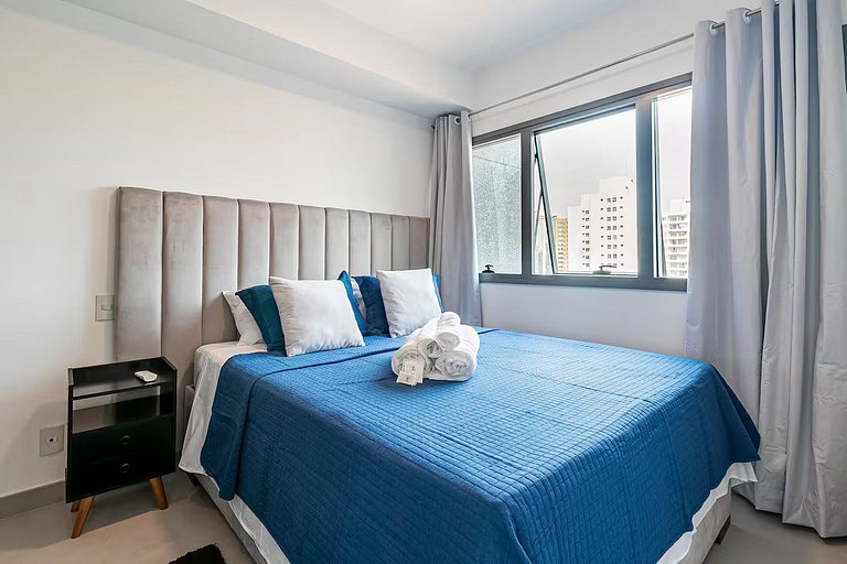 Apto novo, alto padrão, com suíte WIFI+AC+TV Smart
