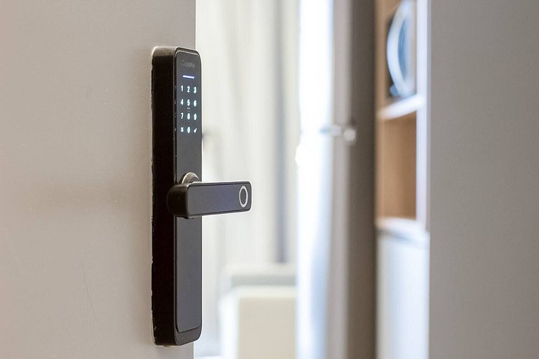 Apto novo, completo Vila Olímpia WIFI+AC+TV Smart