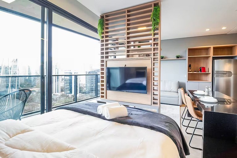 Apto novo, completo Vila Olímpia WIFI+AC+TV Smart