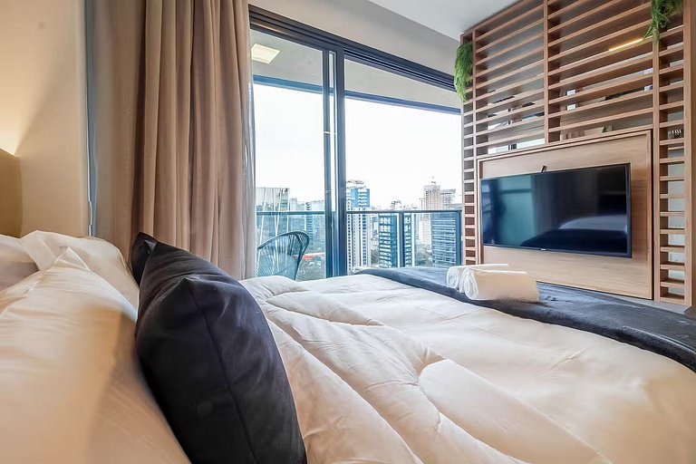 Apto novo, completo Vila Olímpia WIFI+AC+TV Smart