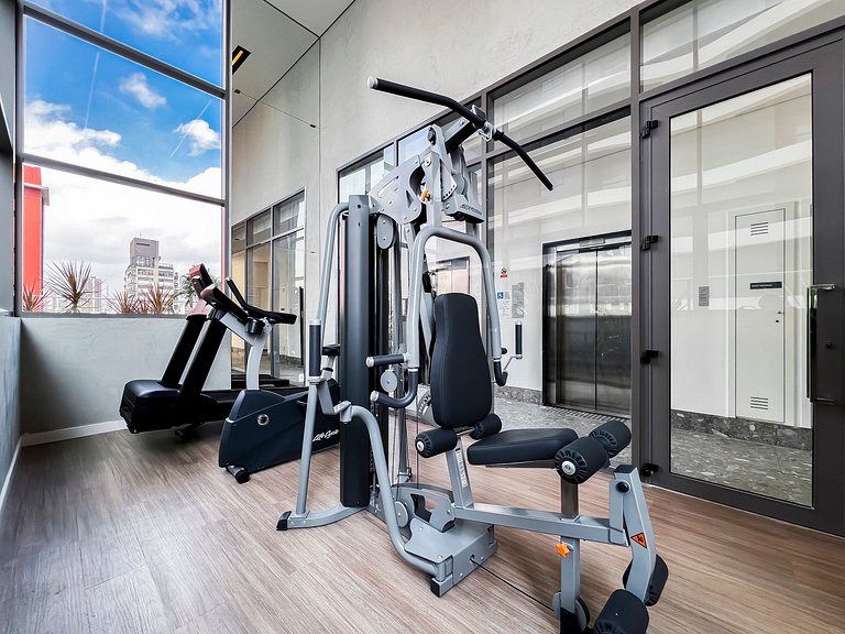 Lindo studio em Pinheiros, a 450m do metrô