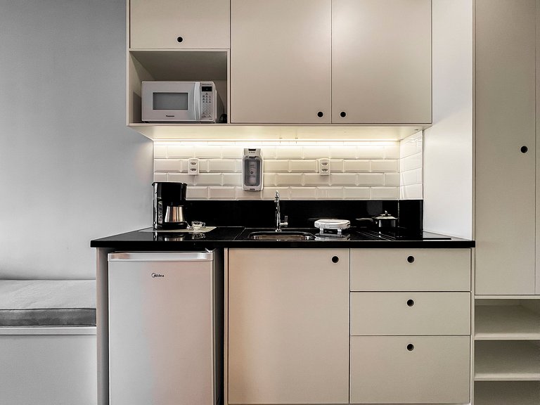 HOUX2102_Apto completo, moderno e bem localizado