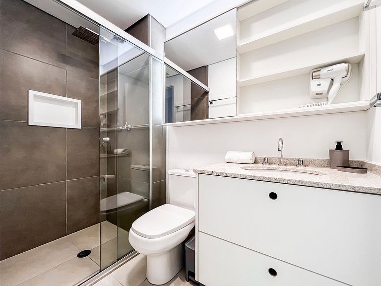 HOUX2102_Apto completo, moderno e bem localizado