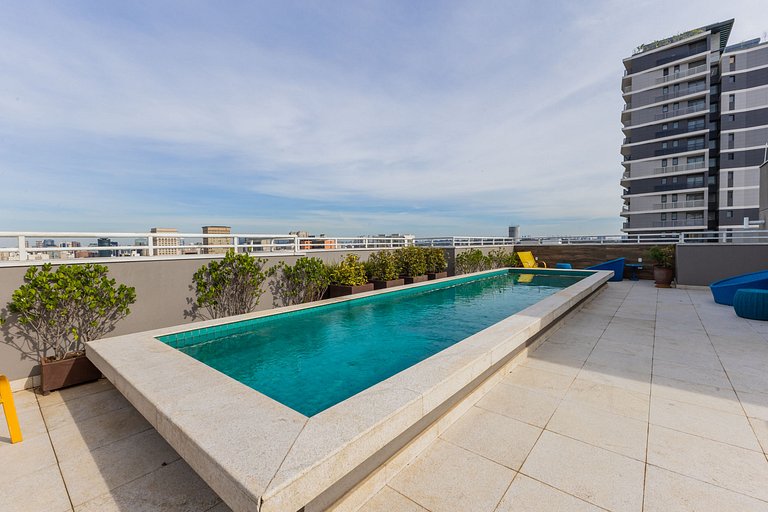 Studio com C/vaga e ampla varanda em Pinheiros