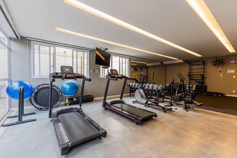 Studio com C/vaga e ampla varanda em Pinheiros