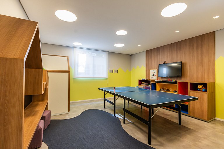 Studio com C/vaga e ampla varanda em Pinheiros