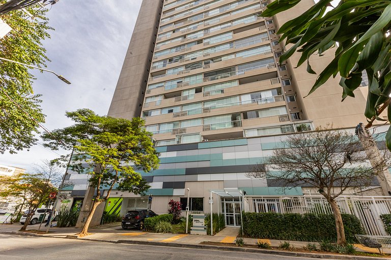 Studio com C/vaga e ampla varanda em Pinheiros