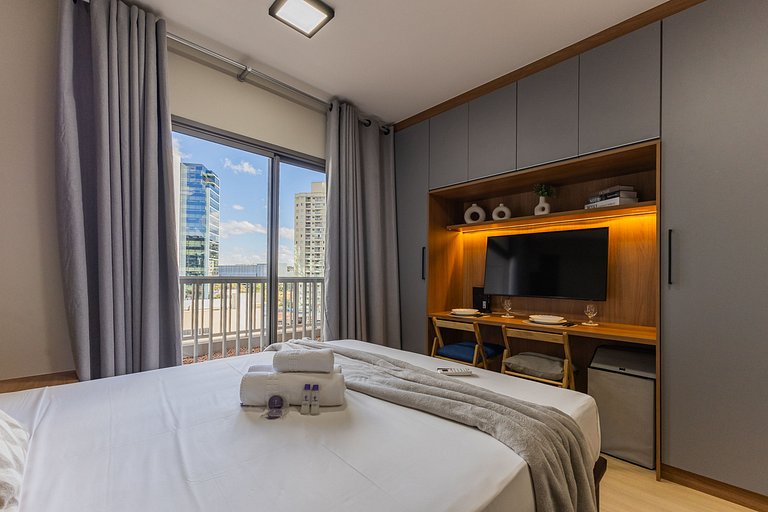 FL506_ Moderno, AC, WiFi, próximo Faria Lima
