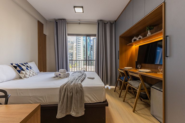 FL506_ Moderno, AC, WiFi, próximo Faria Lima