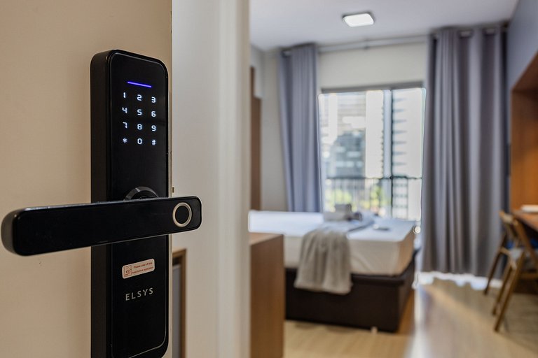 FL506_ Moderno, AC, WiFi, próximo Faria Lima